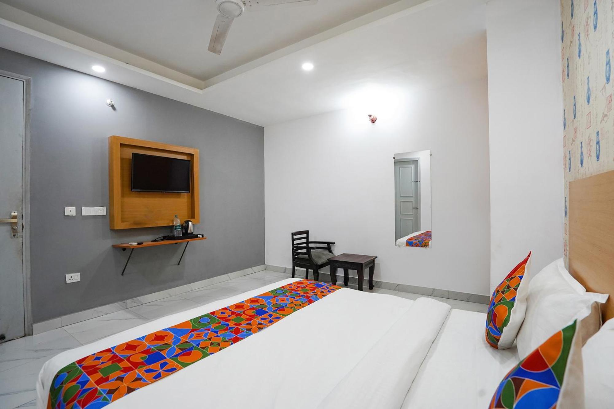 Fabhotel Prime Culture Noida Exterior photo