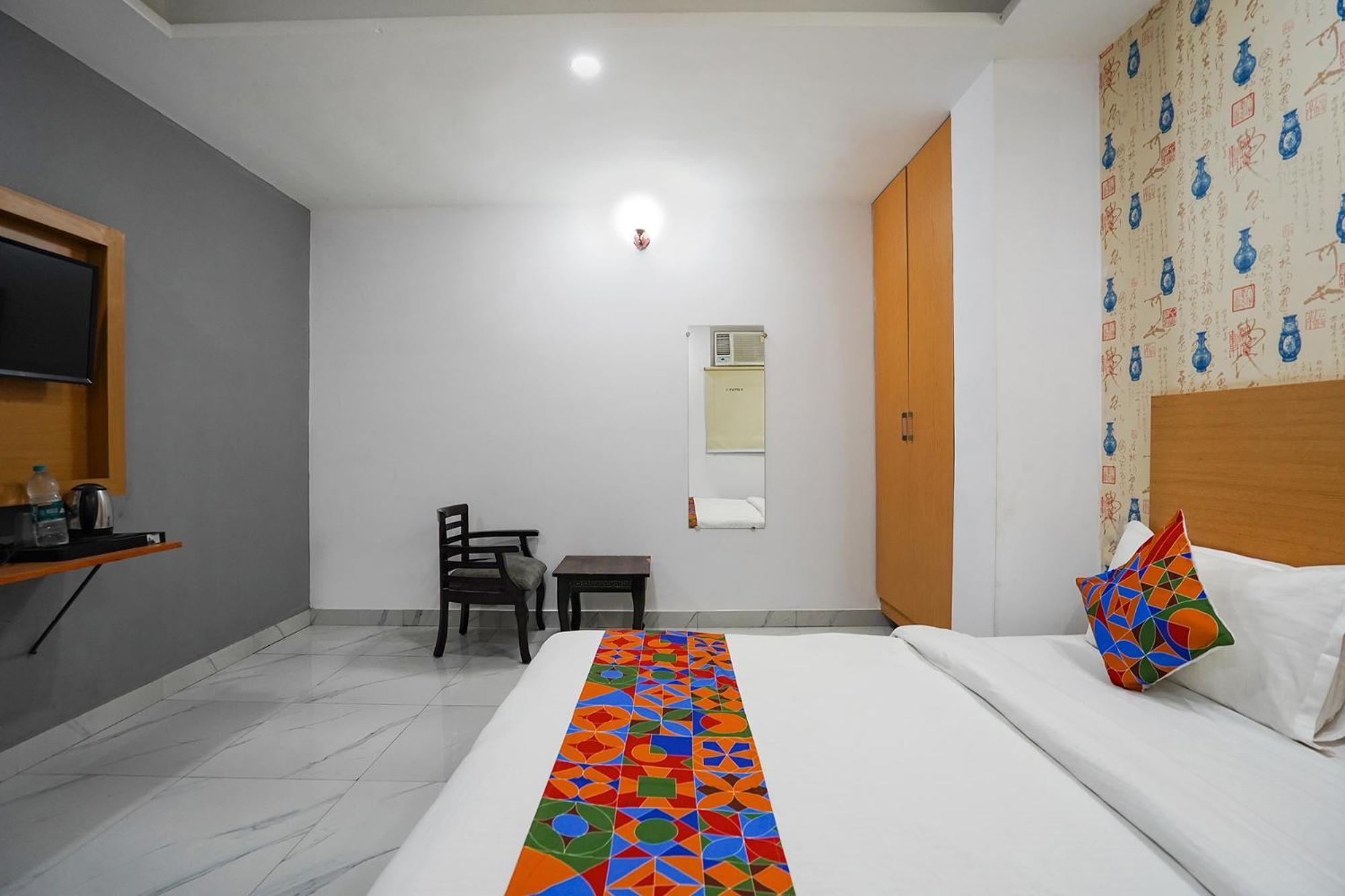 Fabhotel Prime Culture Noida Exterior photo